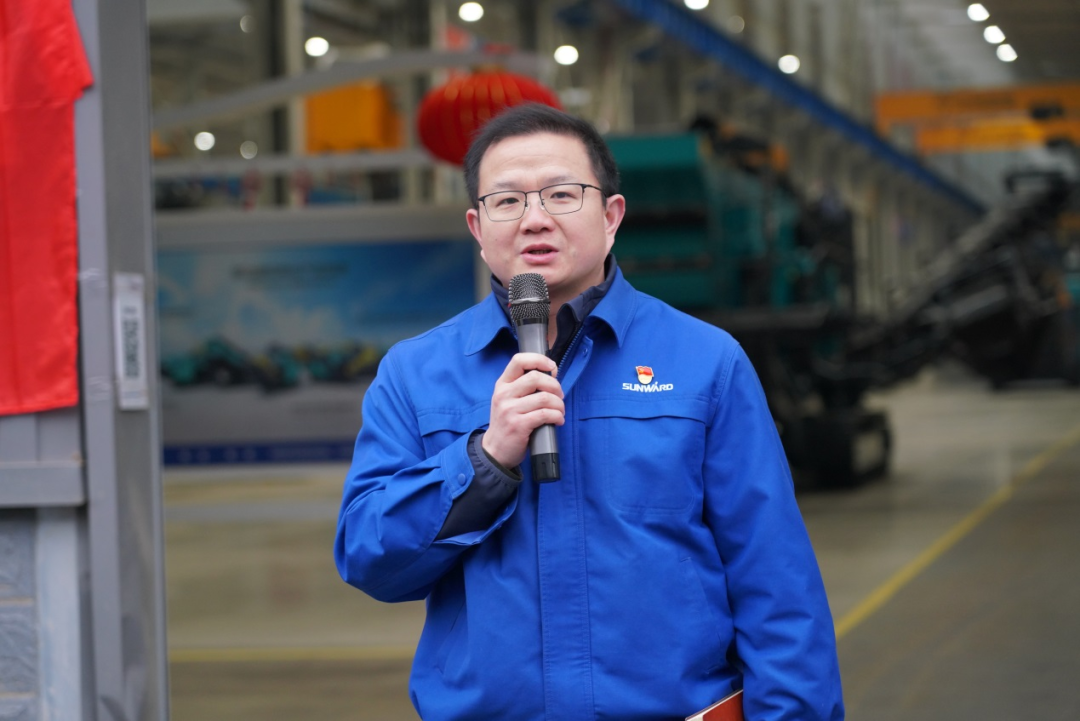 “持证上岗，成为破碎筛分装备的好管家！”