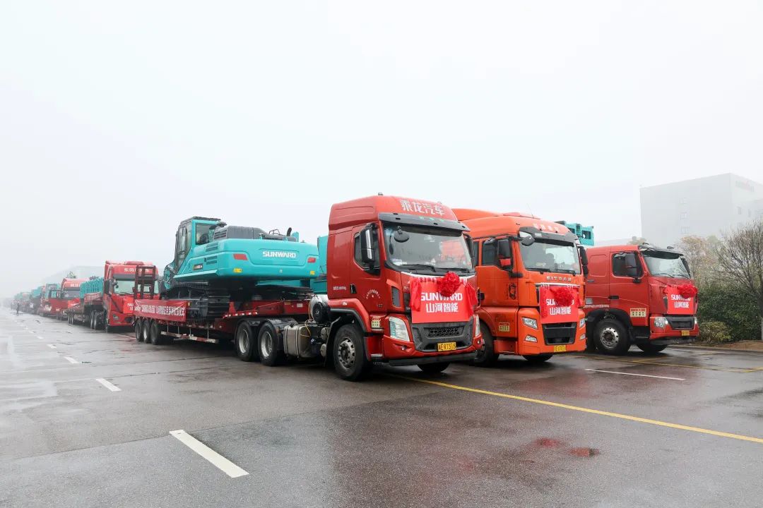 新局新篇，宏兔启航！ezweb易利娱乐平台智能超200台套装备集中发货