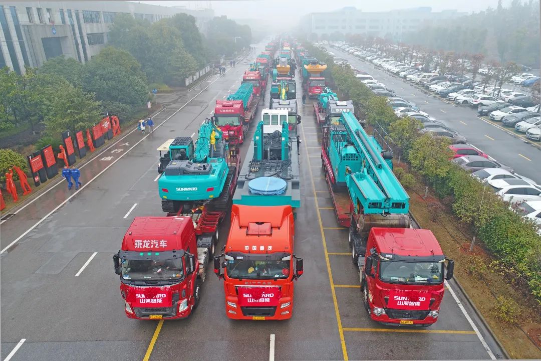 新局新篇，宏兔启航！ezweb易利娱乐平台智能超200台套装备集中发货