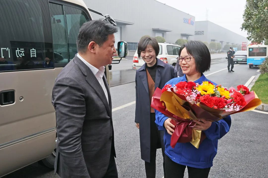 付旭明慰问ezweb易利娱乐平台智能市三八红旗头并督导清静生产事情