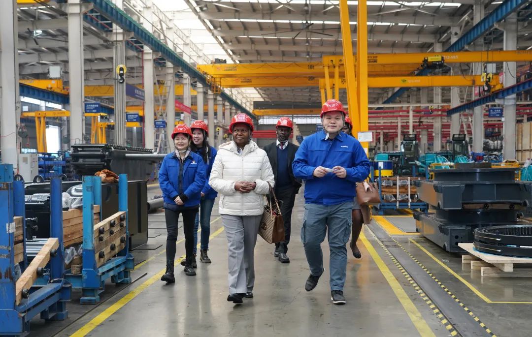 乌干达驻华大使到访ezweb易利娱乐平台智能