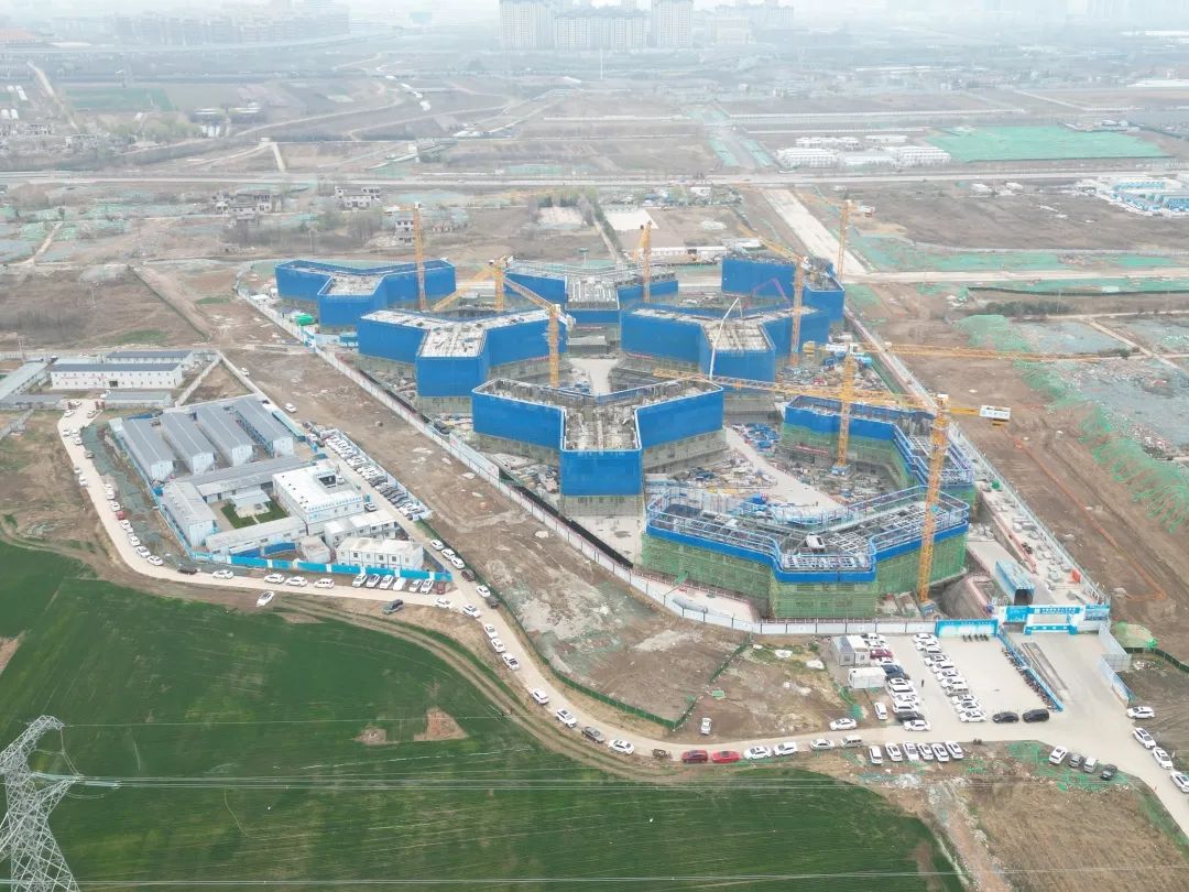 郁勃西北！ezweb易利娱乐平台江麓修建起重机械助建西安都会经济圈