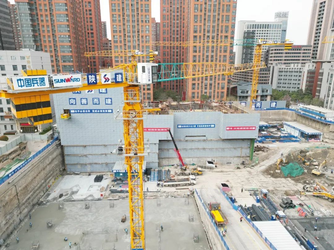 郁勃西北！ezweb易利娱乐平台江麓修建起重机械助建西安都会经济圈