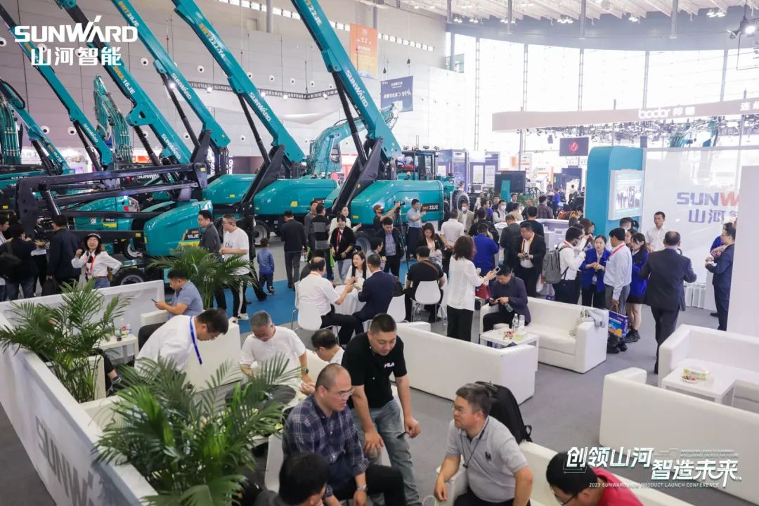 2023 CICEE | ezweb易利娱乐平台智能亮相2023长沙国际工程机械展！智能化、电动化产品站C位