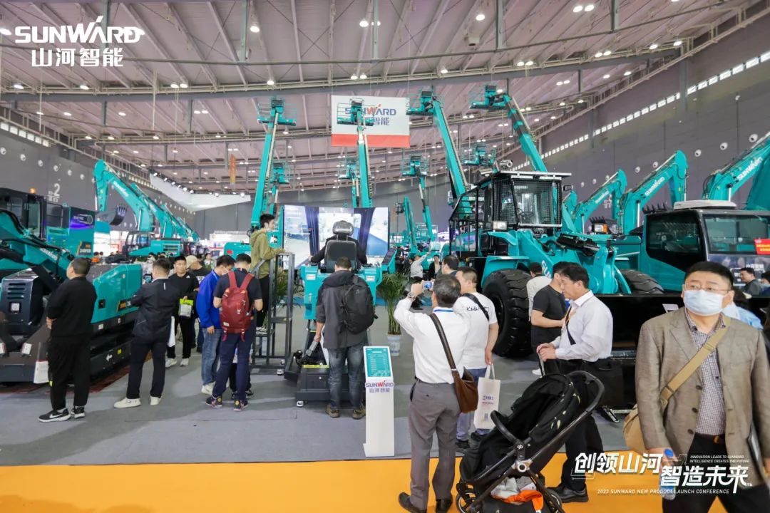 2023 CICEE | ezweb易利娱乐平台智能亮相2023长沙国际工程机械展！智能化、电动化产品站C位