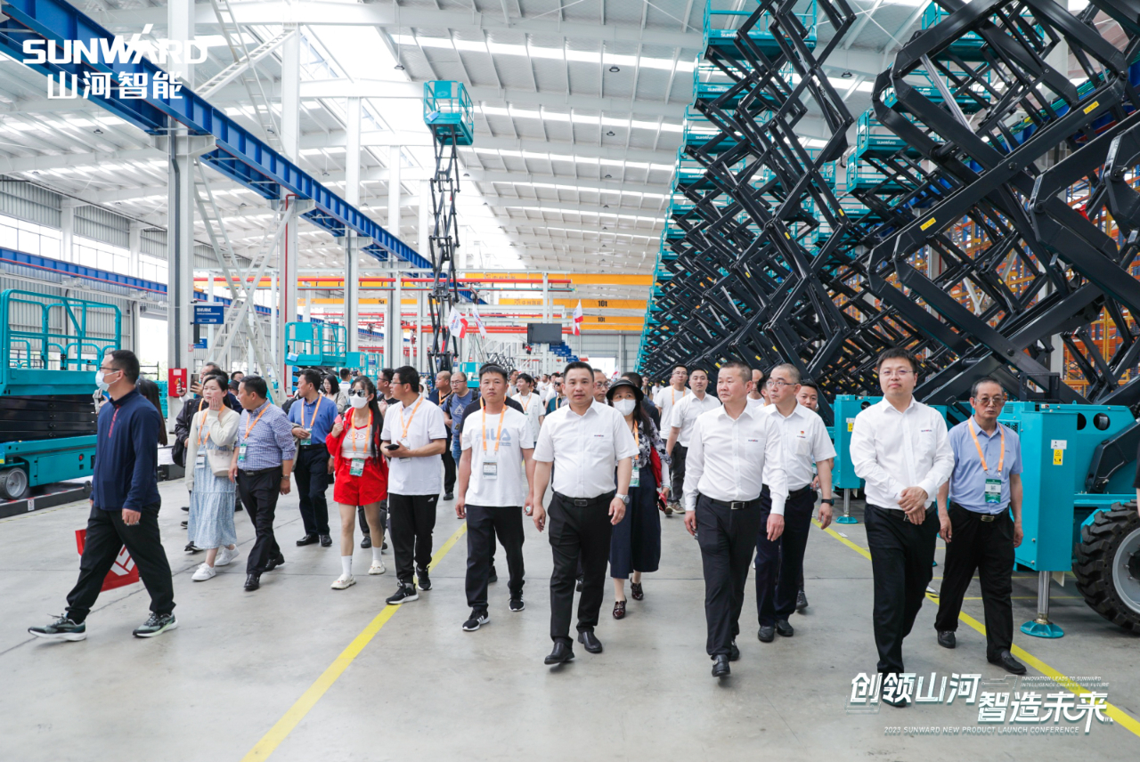 千人齐聚、爆品出击！ezweb易利娱乐平台智能新品推介会圆满举行