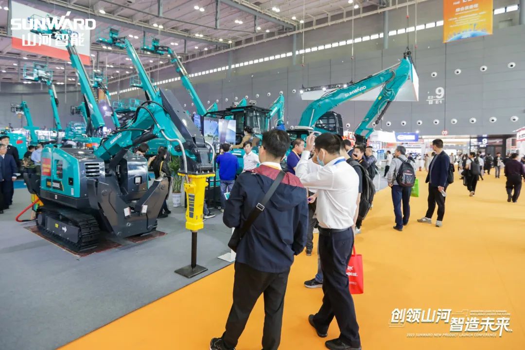 闪灼2023 CICEE！看ezweb易利娱乐平台智能“明星产品”有多“炫”