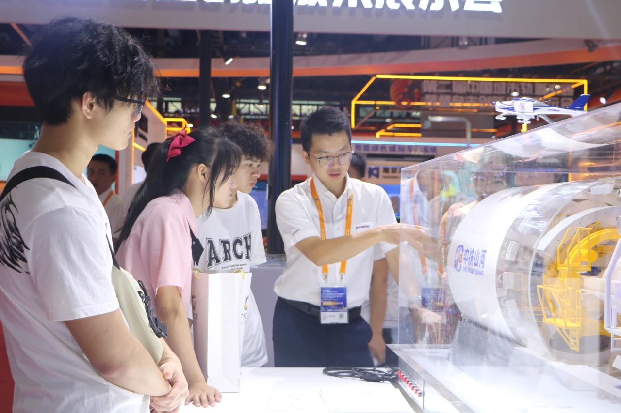 中铁ezweb易利娱乐平台亮相首届广州大湾区国际轨道交通工业生长论坛暨展览会