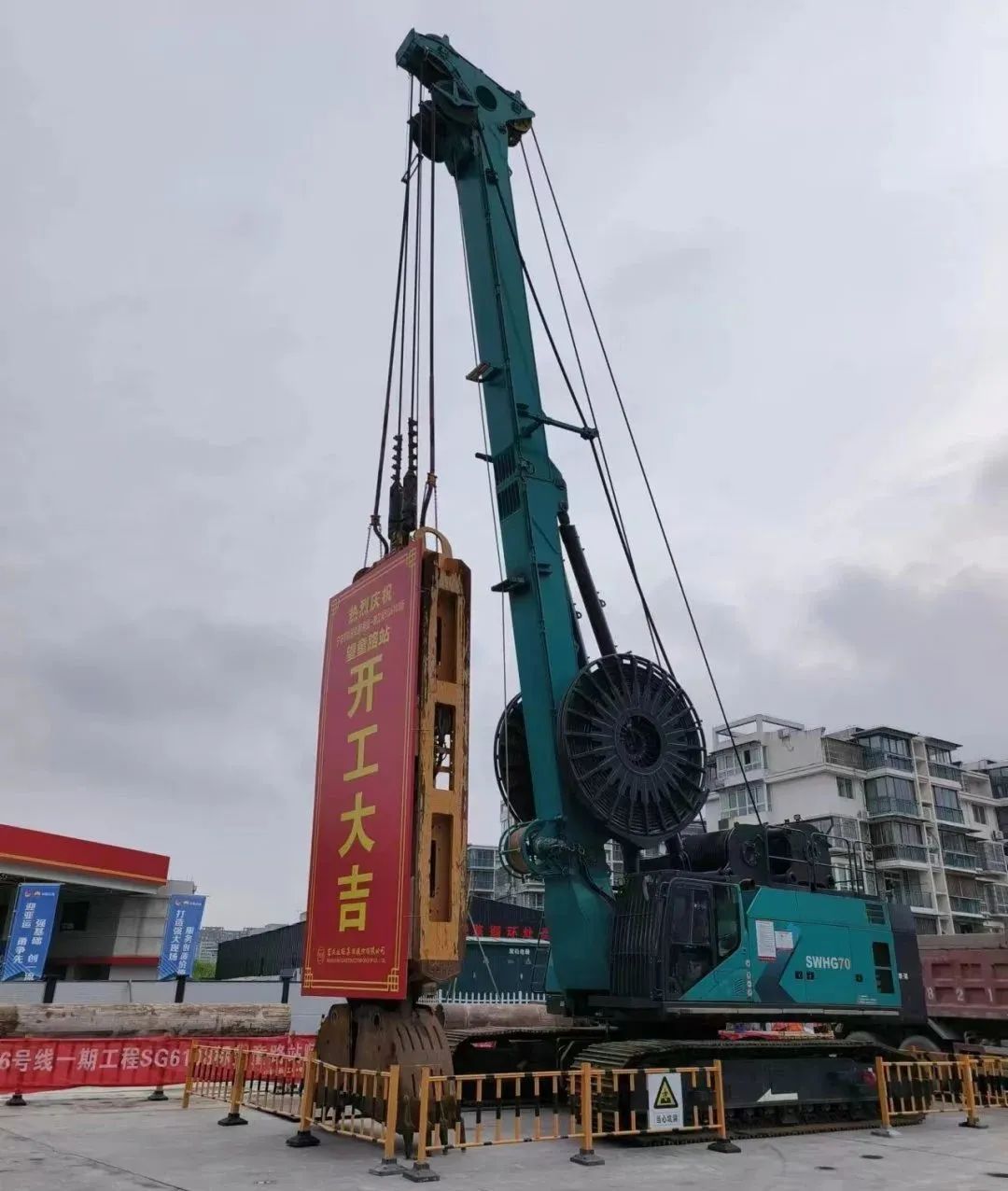 助力海内国际重大工程！ezweb易利娱乐平台智能液压抓斗实力“出圈”