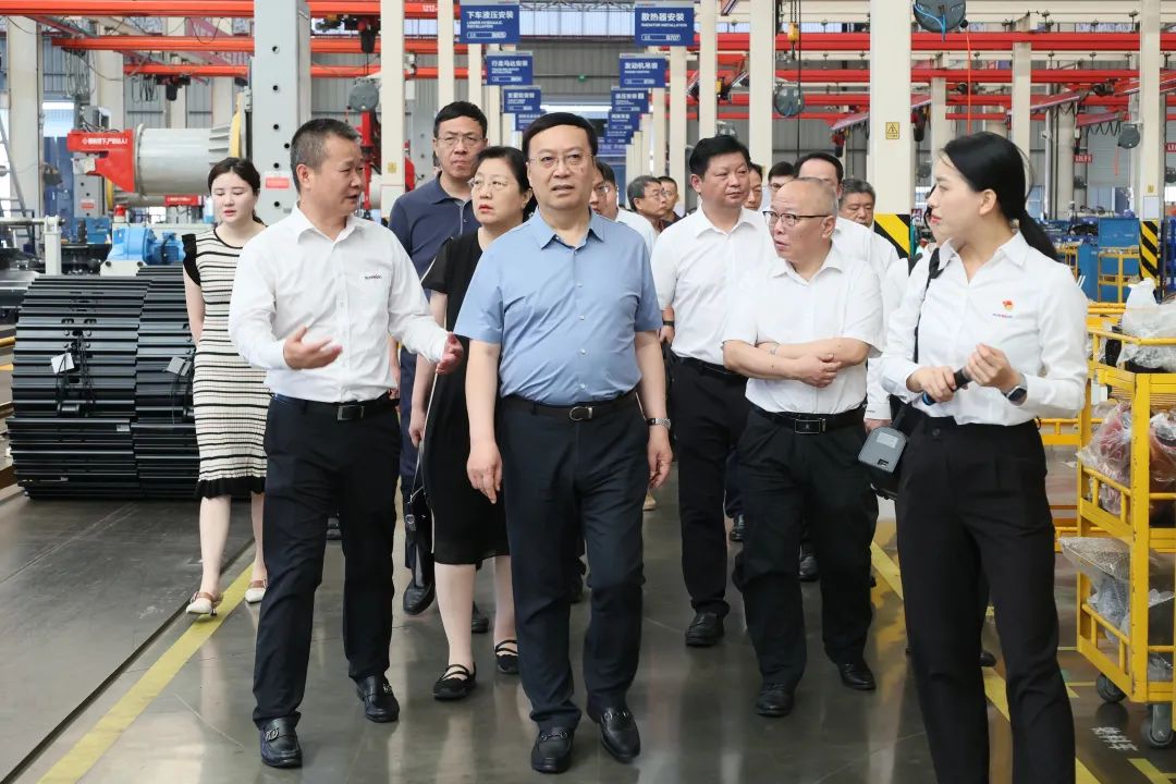 中宣部社科领域专家学者到ezweb易利娱乐平台智能调研高质量生长