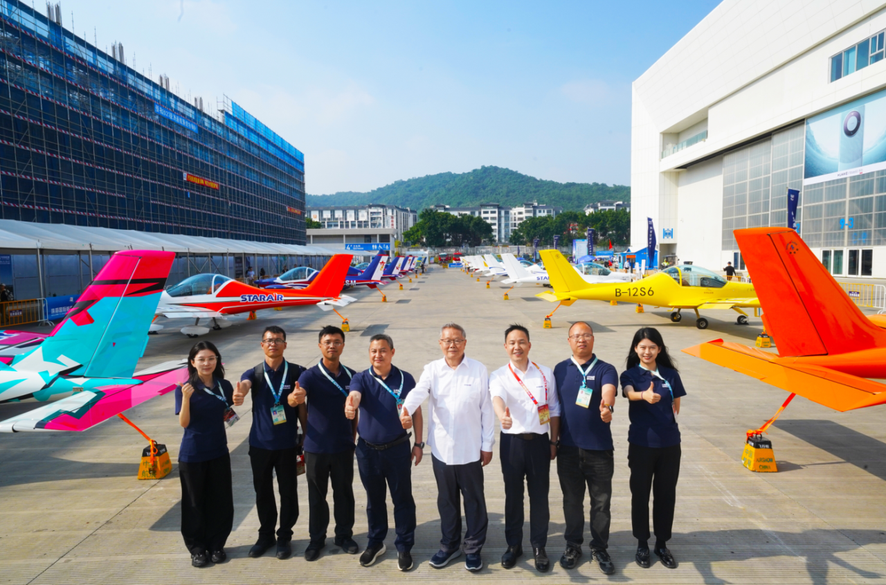 央媒聚焦！一起见证首届亚洲通用航空展上的ezweb易利娱乐平台风范