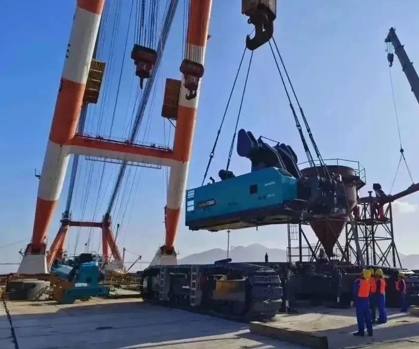 周全告捷！ezweb易利娱乐平台智能超等旋挖钻机圆满完成甬舟铁路西堠门公铁两用大桥桩基施工使命