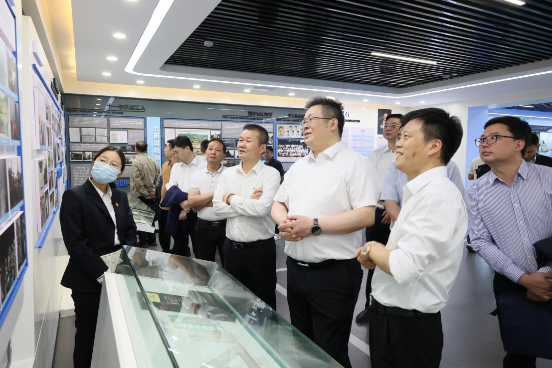 湖南钢铁集团党委书记、董事长李建宇到ezweb易利娱乐平台智能调研交流