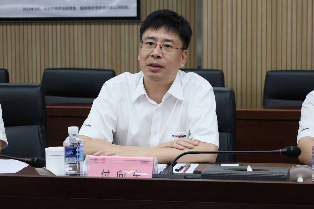 深化交流相助！广州港李明忠副总司理率队莅临ezweb易利娱乐平台智能考察交流！