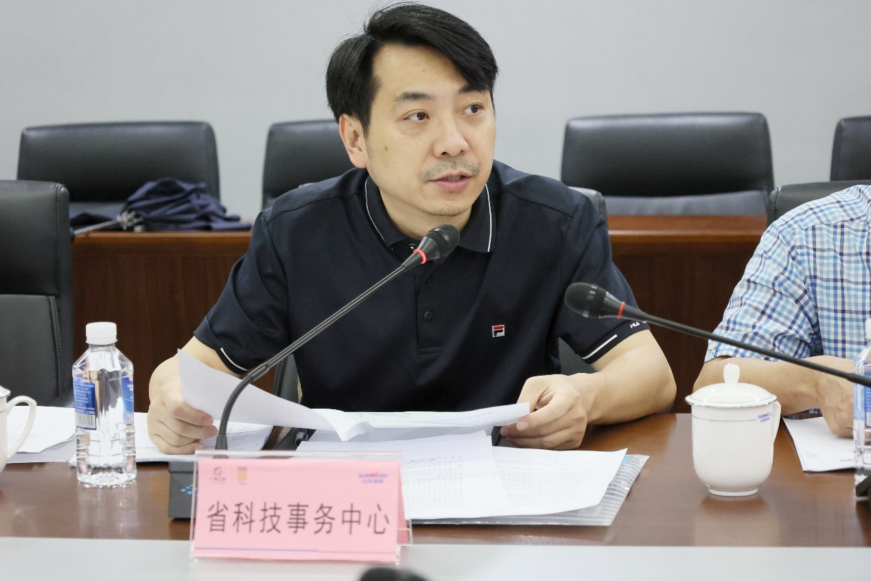 ezweb易利娱乐平台智能“超大型油气管道绿色成套施工装备”项目顺遂通过验收！