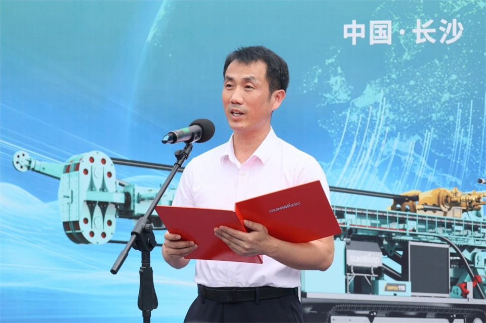 引领绿色科技新篇章！ezweb易利娱乐平台智能新能源钻机乐成交付