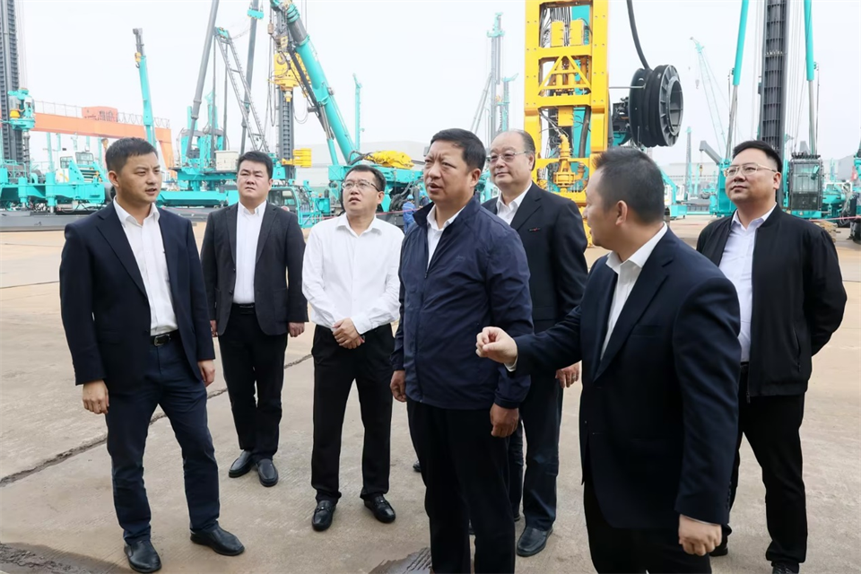 同船出海，共赢未来！中铁九局副总司理刘峻峰一行到访ezweb易利娱乐平台智能