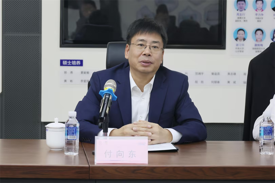 同船出海，共赢未来！中铁九局副总司理刘峻峰一行到访ezweb易利娱乐平台智能