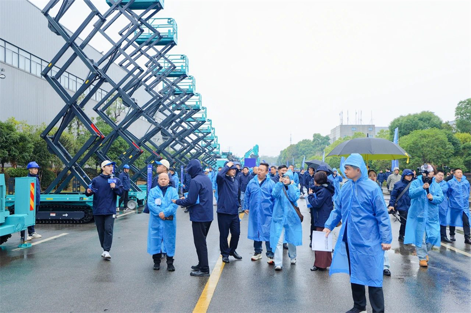 立异引领价值，理想成绩未来！ezweb易利娱乐平台智能25周年庆典暨全球客户节盛大举行
