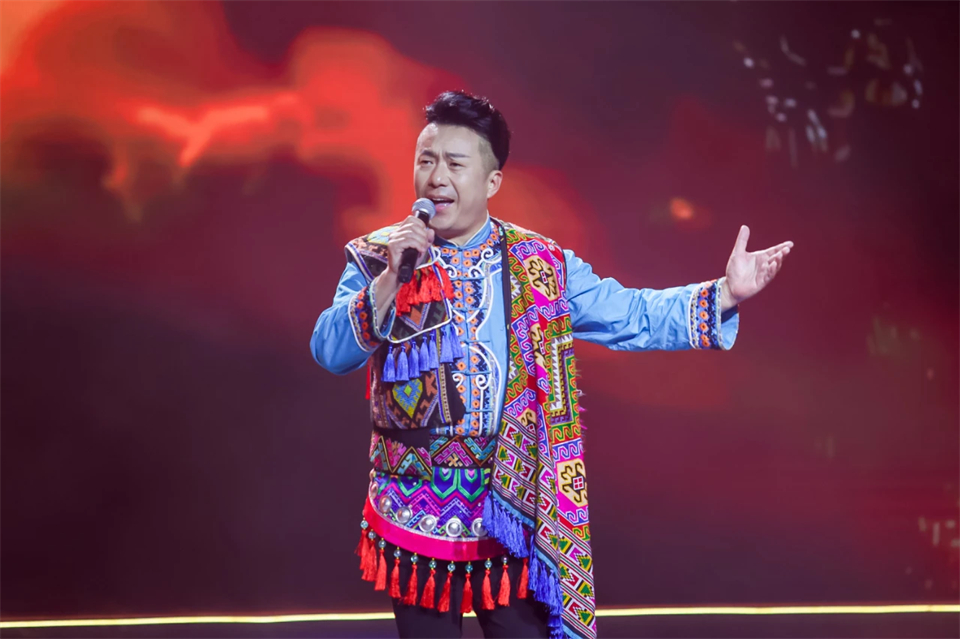 立异引领价值 理想成绩未来——庆祝ezweb易利娱乐平台智能建设25周年表扬大会暨文艺晚会盛大举行