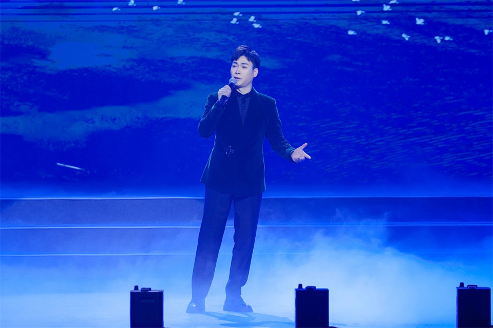 立异引领价值 理想成绩未来——庆祝ezweb易利娱乐平台智能建设25周年表扬大会暨文艺晚会盛大举行