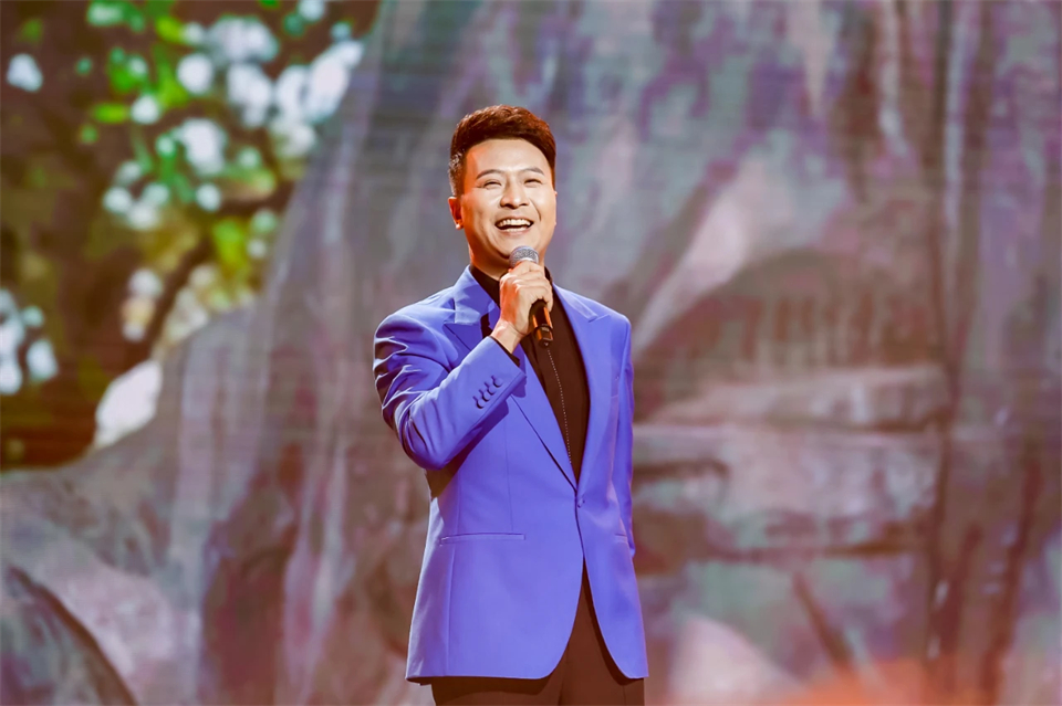 立异引领价值 理想成绩未来——庆祝ezweb易利娱乐平台智能建设25周年表扬大会暨文艺晚会盛大举行