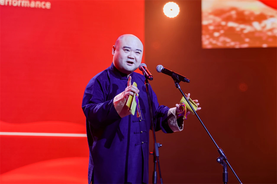 立异引领价值 理想成绩未来——庆祝ezweb易利娱乐平台智能建设25周年表扬大会暨文艺晚会盛大举行