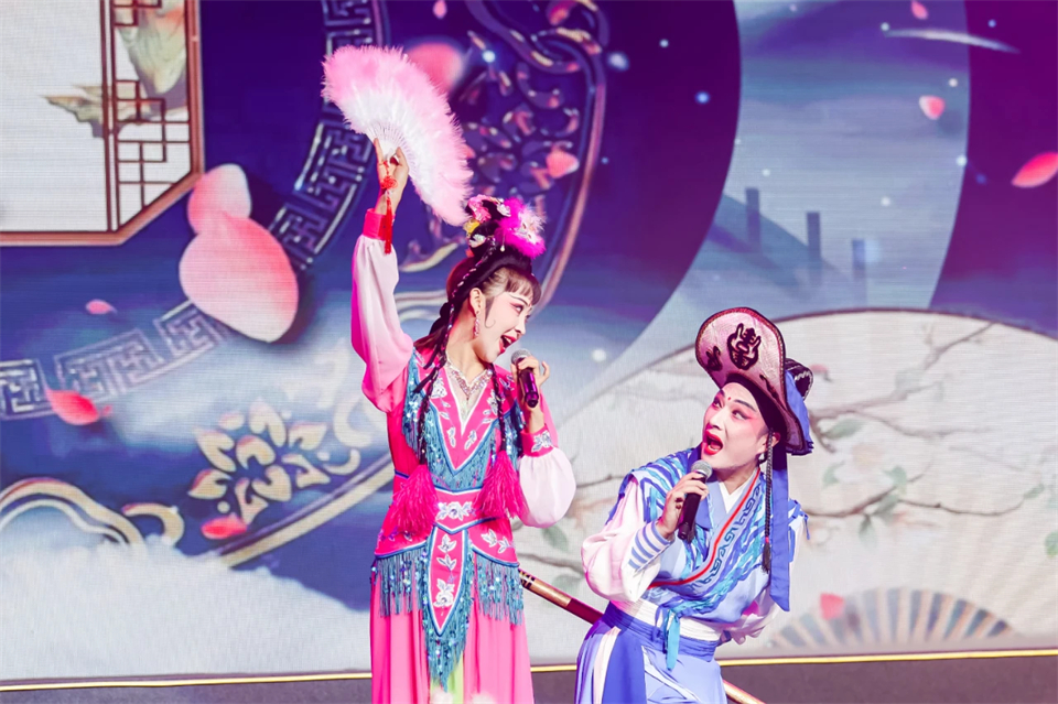 立异引领价值 理想成绩未来——庆祝ezweb易利娱乐平台智能建设25周年表扬大会暨文艺晚会盛大举行