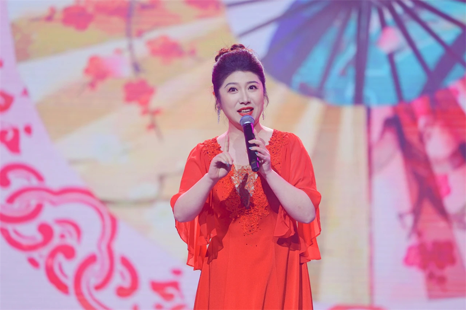 立异引领价值 理想成绩未来——庆祝ezweb易利娱乐平台智能建设25周年表扬大会暨文艺晚会盛大举行