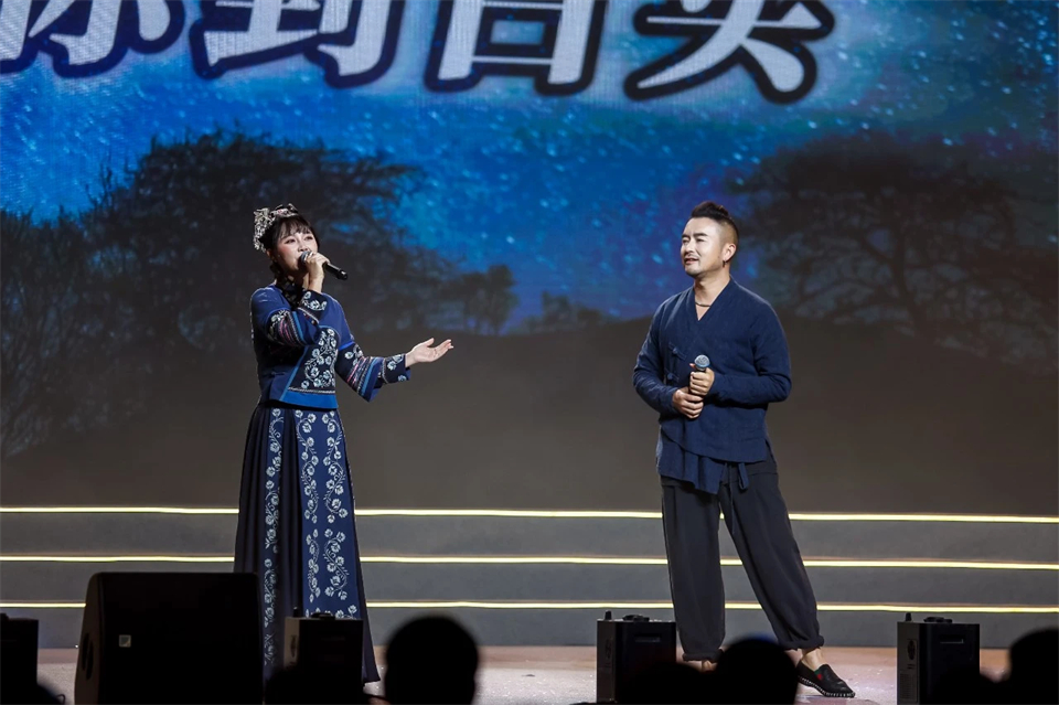 立异引领价值 理想成绩未来——庆祝ezweb易利娱乐平台智能建设25周年表扬大会暨文艺晚会盛大举行