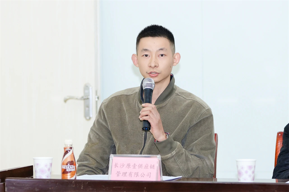 长龙街道、ezweb易利娱乐平台智能召开首届年货盛惠暨送春联文化惠民活动事情聚会