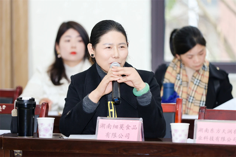 长龙街道、ezweb易利娱乐平台智能召开首届年货盛惠暨送春联文化惠民活动事情聚会