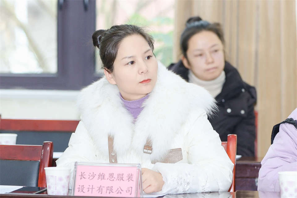 长龙街道、ezweb易利娱乐平台智能召开首届年货盛惠暨送春联文化惠民活动事情聚会