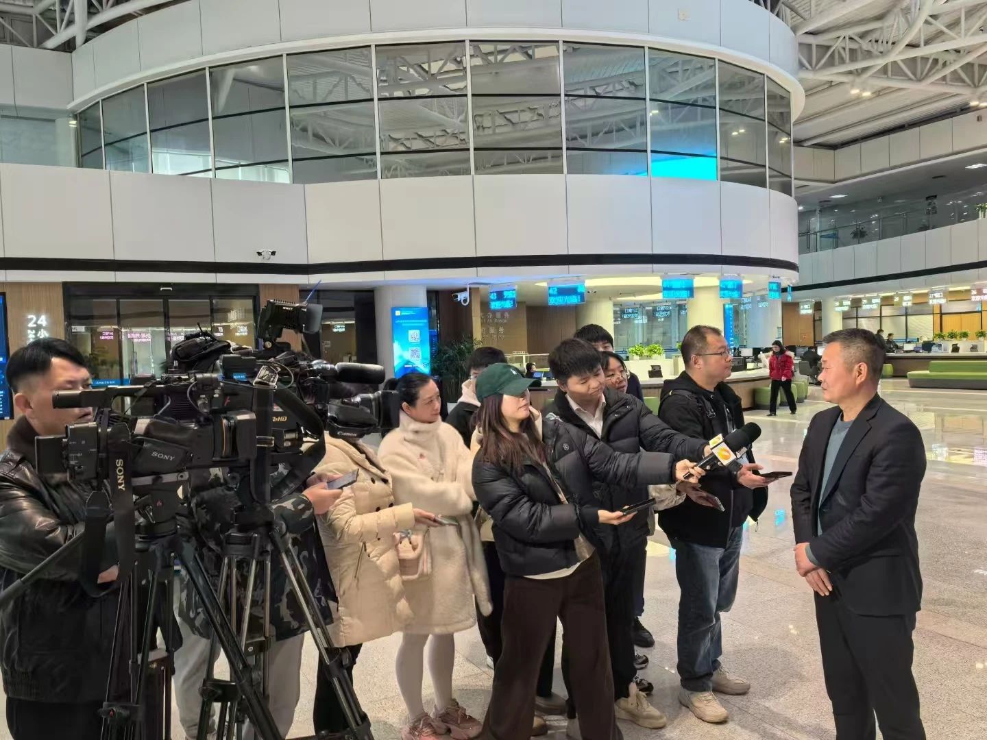 助力长沙经开区高质量生长，ezweb易利娱乐平台智能喜获四奖项