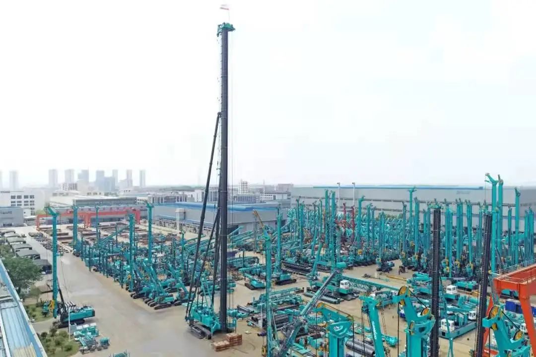 ezweb易利娱乐平台智能高端工程装备智能工厂项目荣获“2024年度中国智能制造最佳应用实践案例”