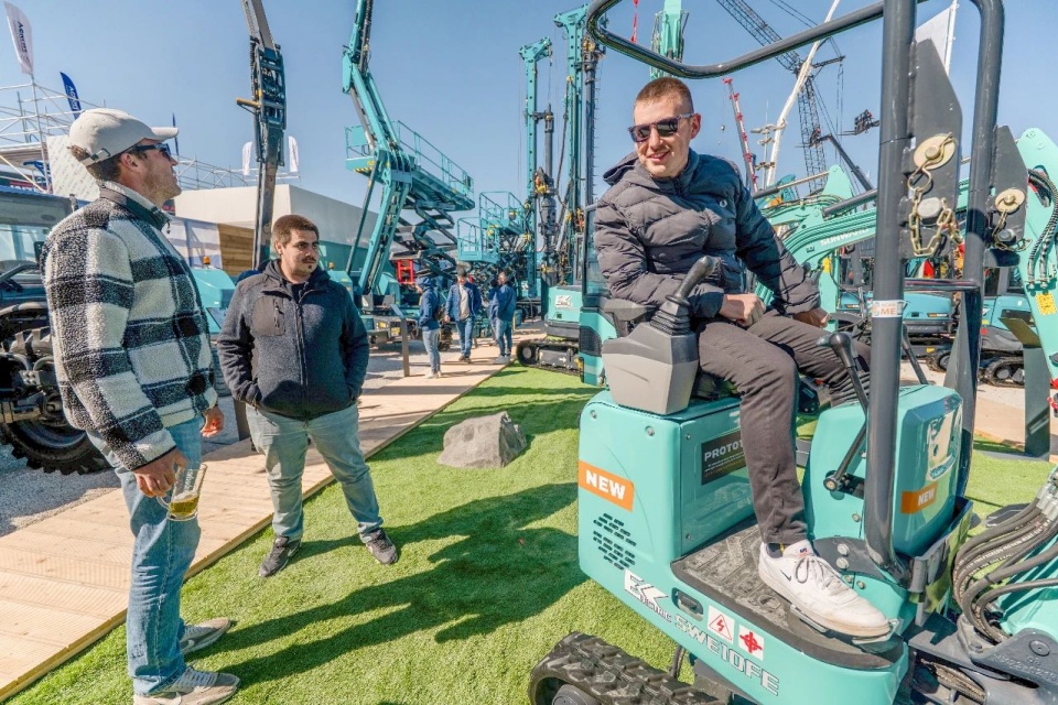 Bauma 2025 | 聚焦2025德国宝马展，探索ezweb易利娱乐平台智能的立异装备与可一连解决计划