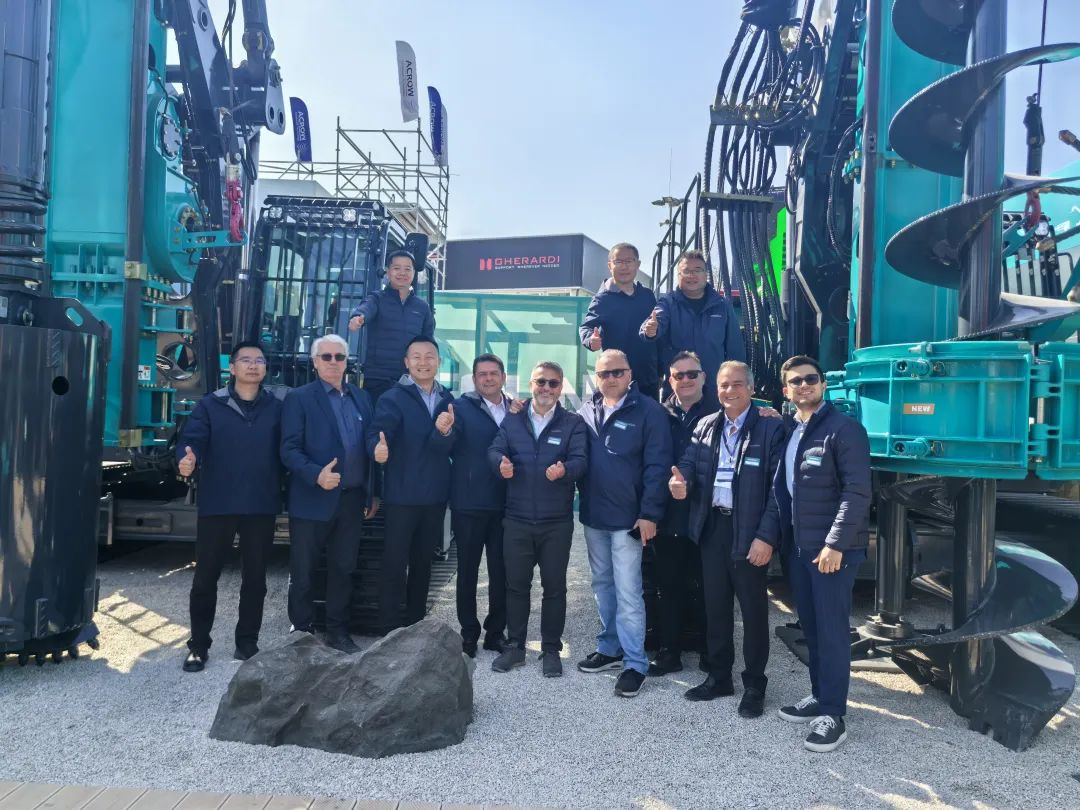 Bauma 2025 | 高端定制！ezweb易利娱乐平台智能Pro系列旋挖钻机燃爆全场