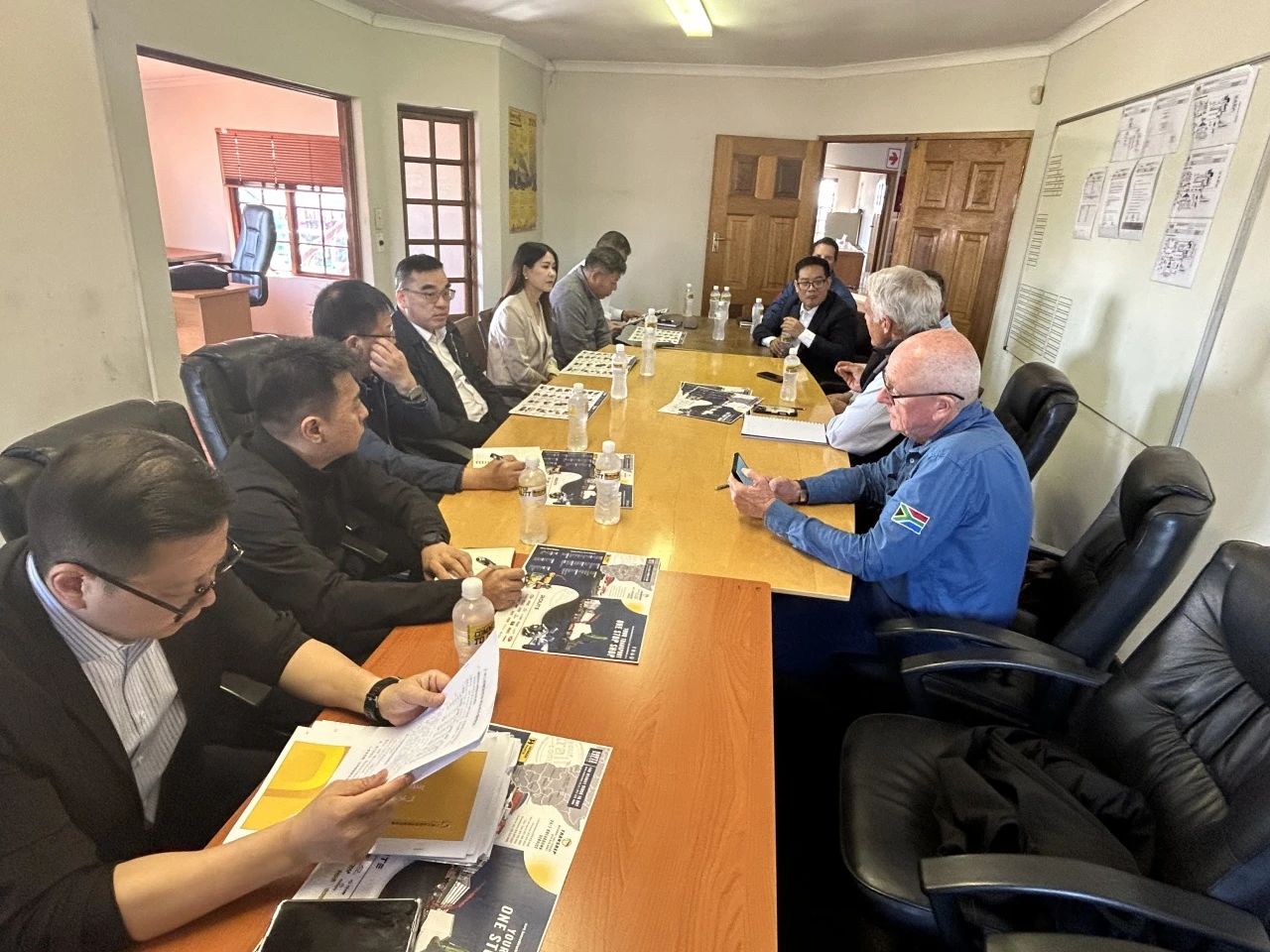 广州工控集团总司理王福铸率队考察ezweb易利娱乐平台智能南非子公司