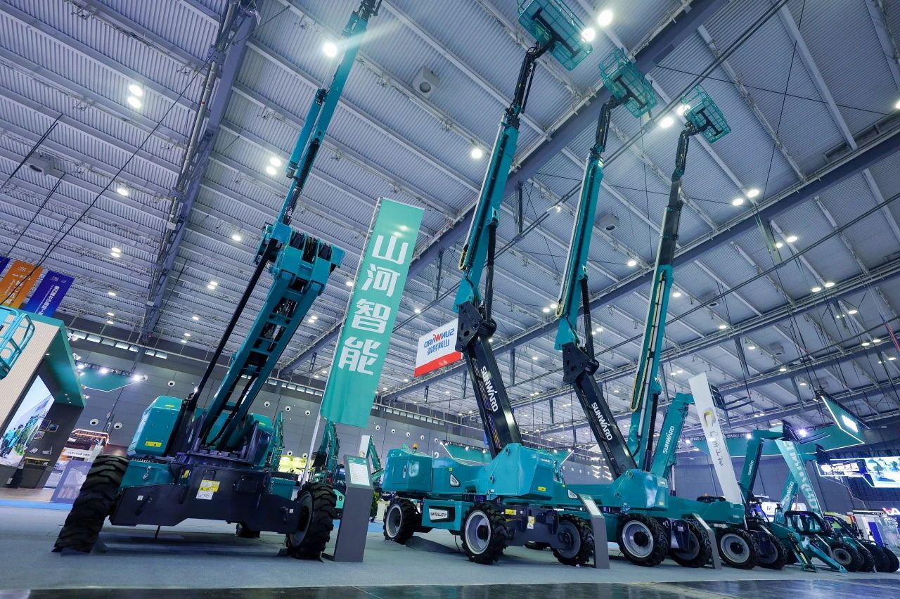 2025 CICEE | ezweb易利娱乐平台智能SWT34JE-P电动直臂式高空作业平台重磅宣布！