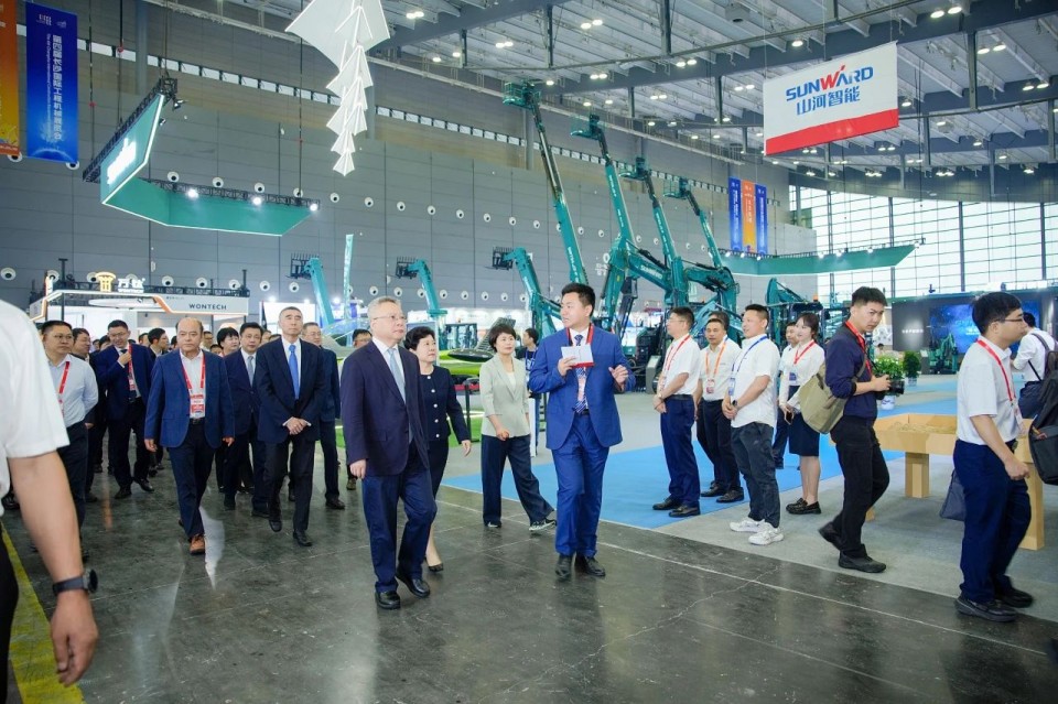 2025 CICEE | ezweb易利娱乐平台智能实力闪灼2025长沙国际工程机械展