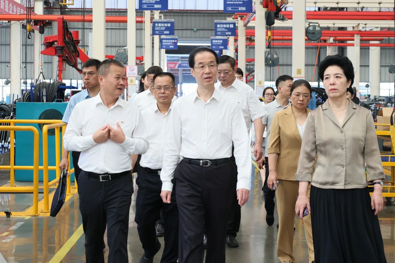 吉林省人大常委会党组书记、副主任高广滨调研ezweb易利娱乐平台智能