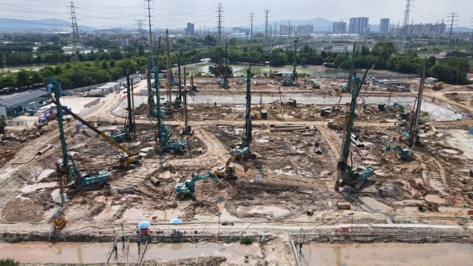 近20台“ezweb易利娱乐平台绿”装备实力集结，助力广佛西环工程建设跑出“加速率”