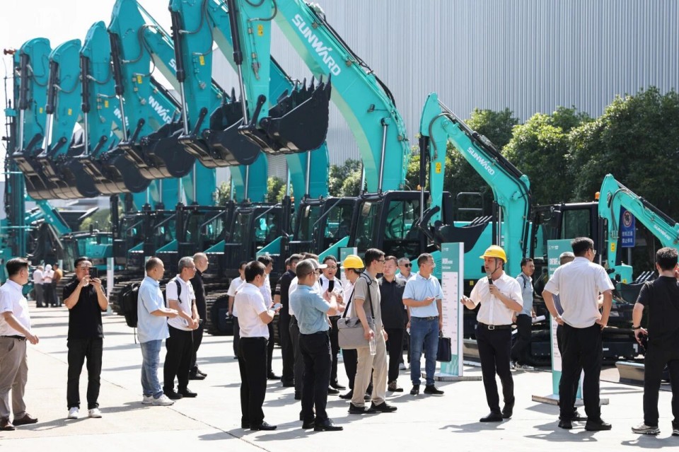 斜井开挖钻护一体化妆备乐成下线，实现地下工程装备重大突破
