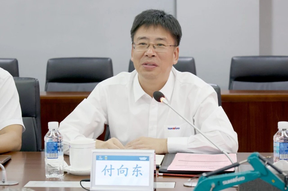 中国煤炭地质总局局长马刚到访ezweb易利娱乐平台智能，同谋绿色智能矿山装备生长新路径